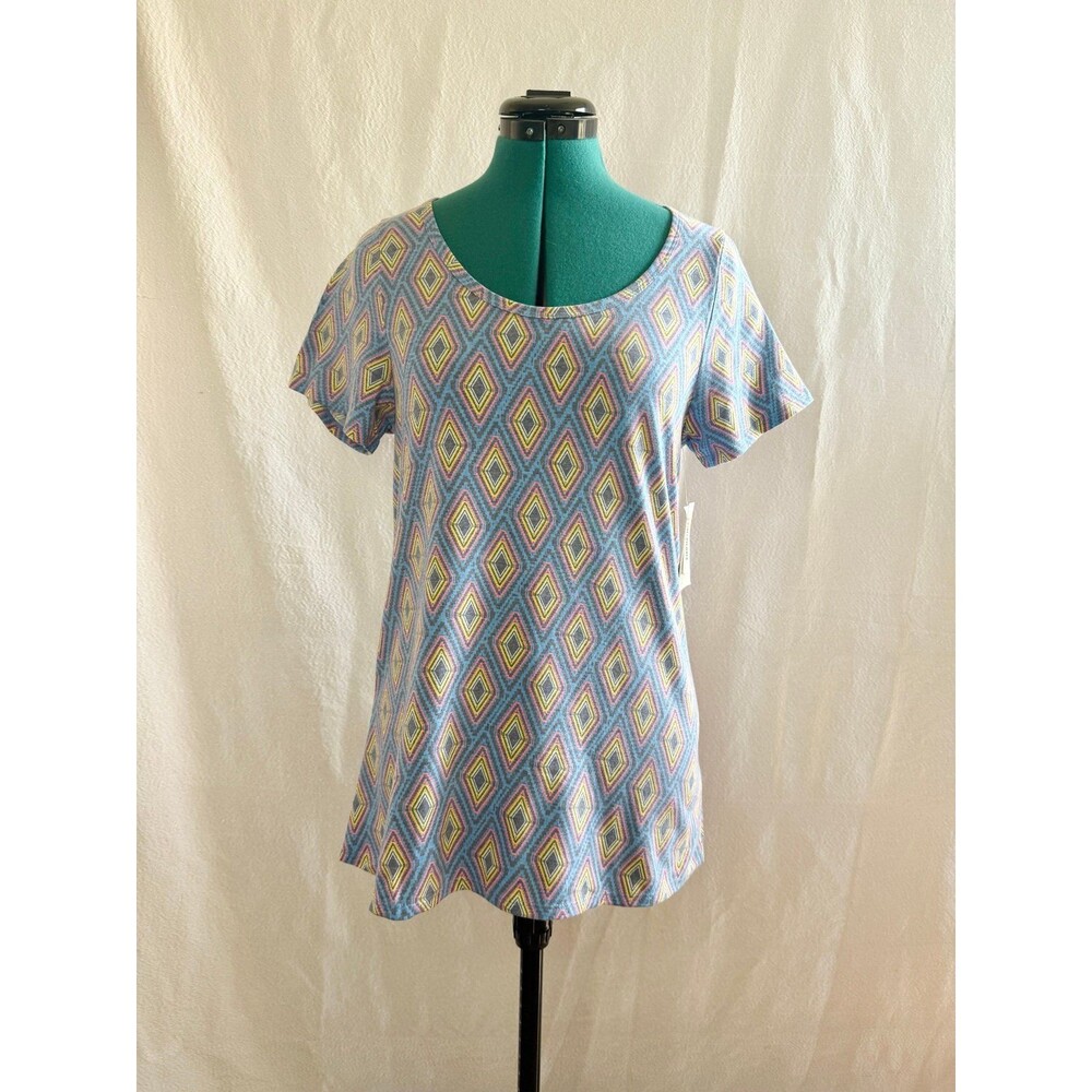NWT Lularoe classic T size Small.